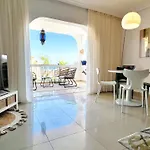 Enchanting House South Tenerife, Sea View Apartment *