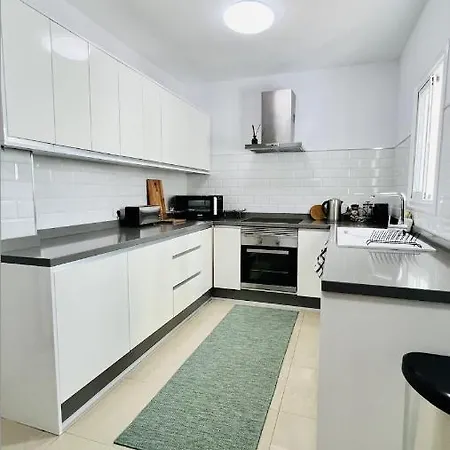 Апартаменты Enchanting House South Tenerife, Sea View *