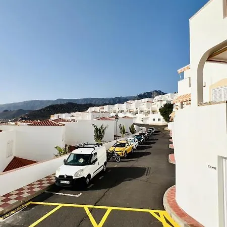 Апартаменты Enchanting House South Tenerife, Sea View